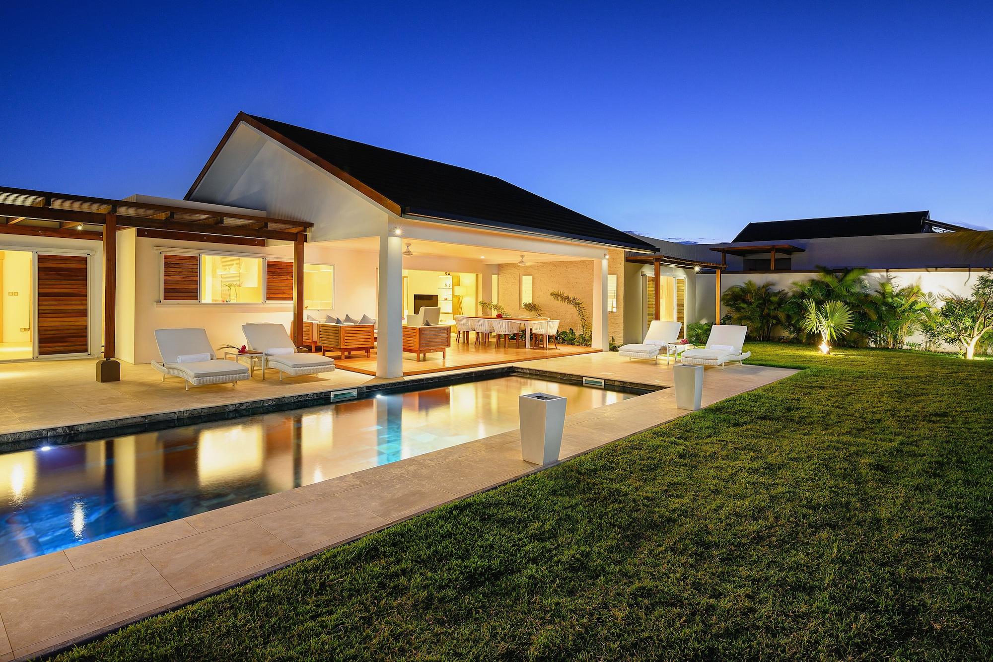 Clos Du Littoral By Fine & Country กรองด์เบย์ ภายนอก รูปภาพ