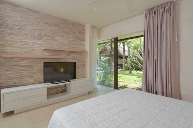 Clos Du Littoral By Fine & Country กรองด์เบย์ ภายนอก รูปภาพ