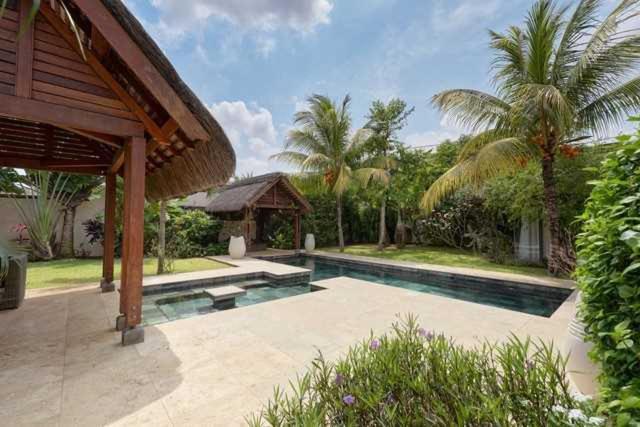 Clos Du Littoral By Fine & Country กรองด์เบย์ ภายนอก รูปภาพ