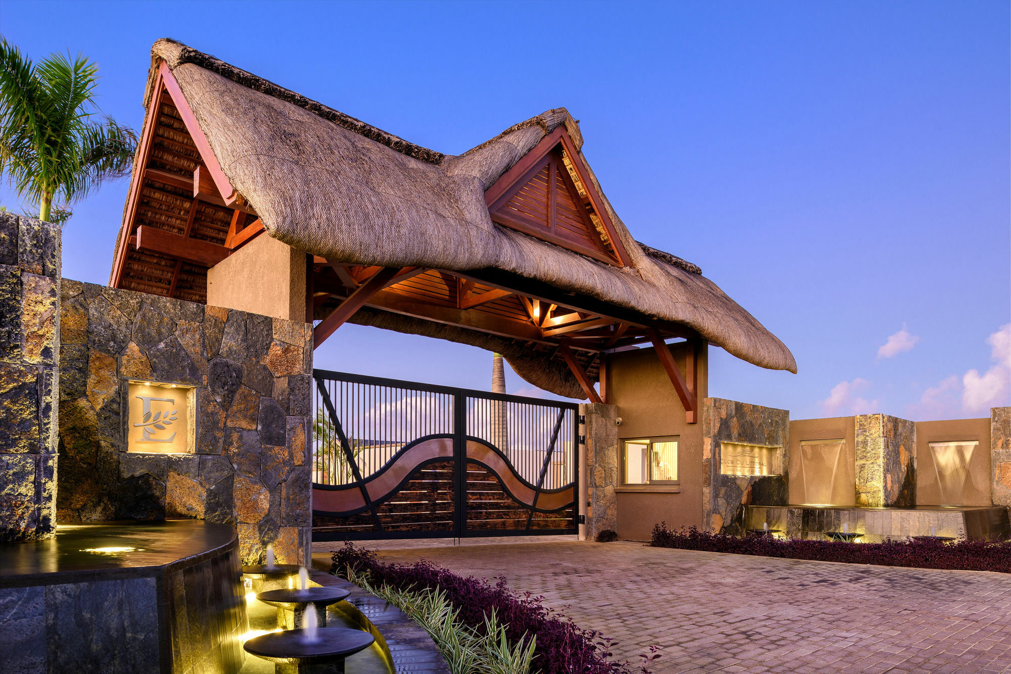 Clos Du Littoral By Fine & Country กรองด์เบย์ ภายนอก รูปภาพ